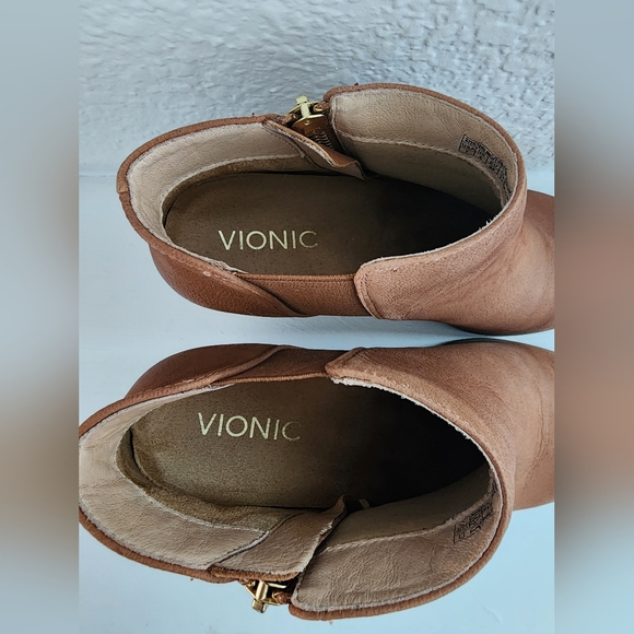 Vionic The Sterling Ankle Boot - Picture 4 of 7